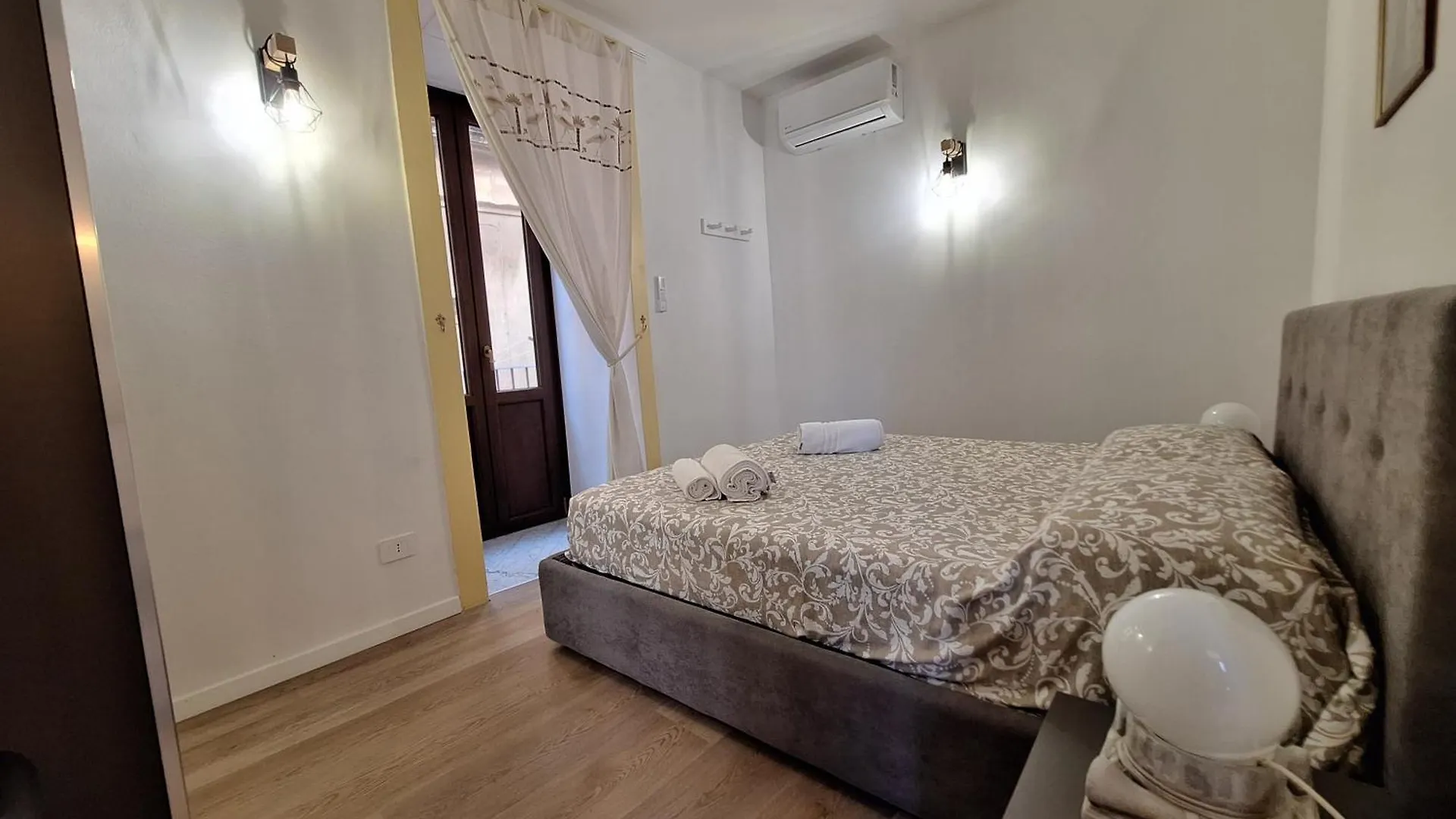 Artemis Moon - Ortigia Lovely Apt Syracuse Apartment